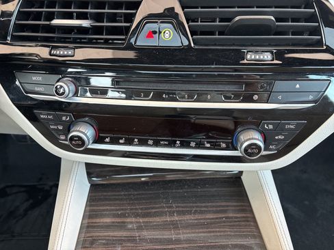 Used 2018 BMW 530e image 34