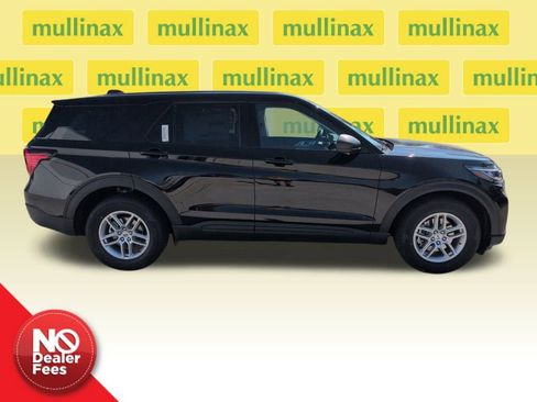 New 2026 Ford Explorer Active image 2