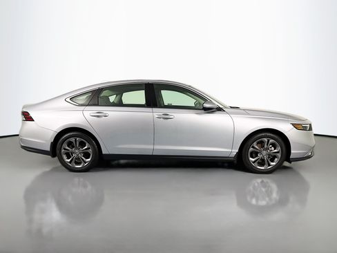 Certified 2023 Honda Accord EX image 4