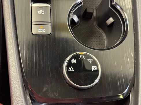 Used 2024 Nissan Rogue SV w/ SV Premium Package image 35