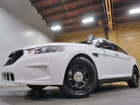 Used 2019 Ford Taurus Police Interceptor AWD image 3