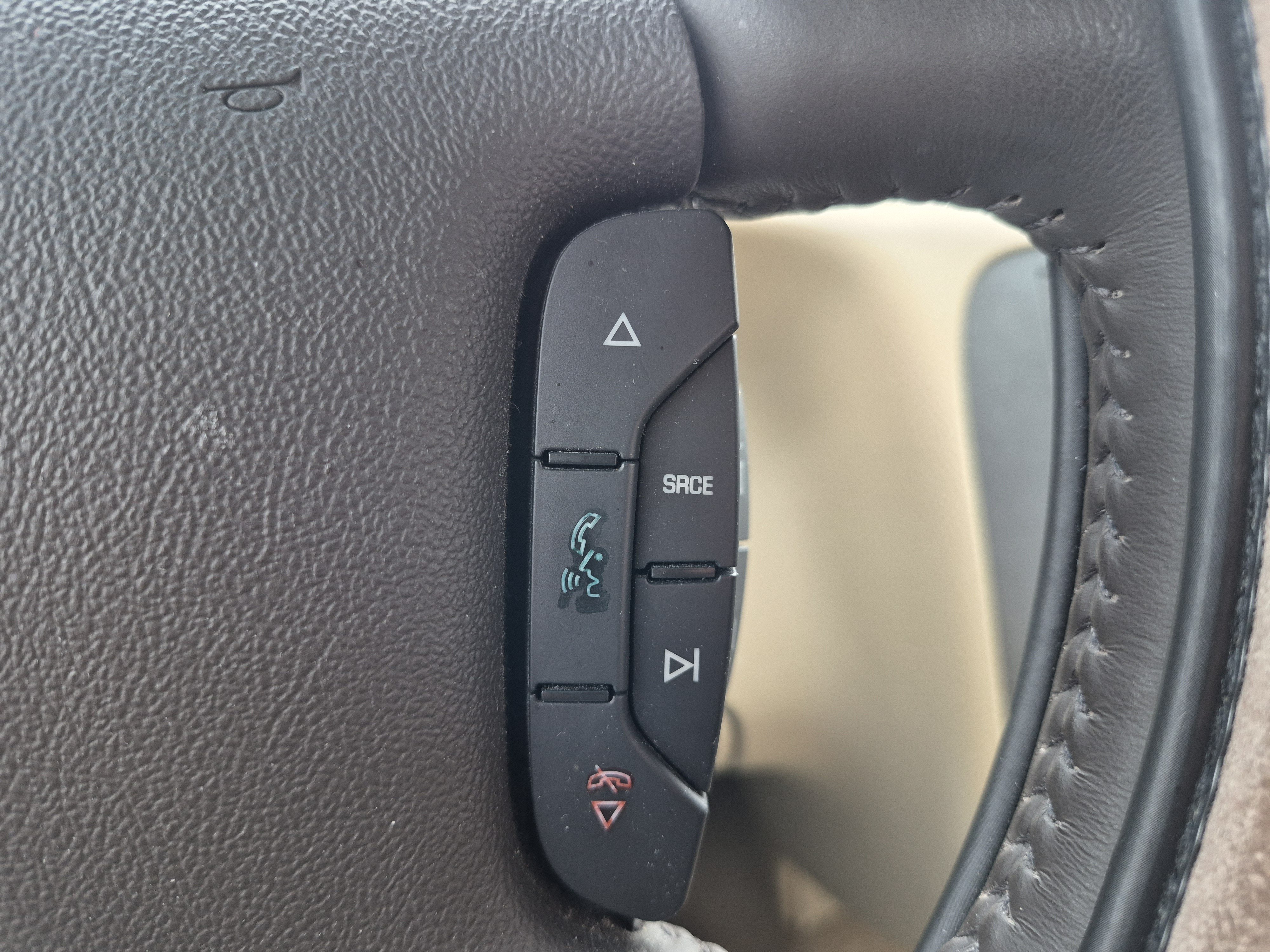 Used 2011 Buick Lucerne CXL FWD image 18