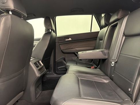 Used 2022 Volkswagen Atlas Cross Sport SE FWD image 10