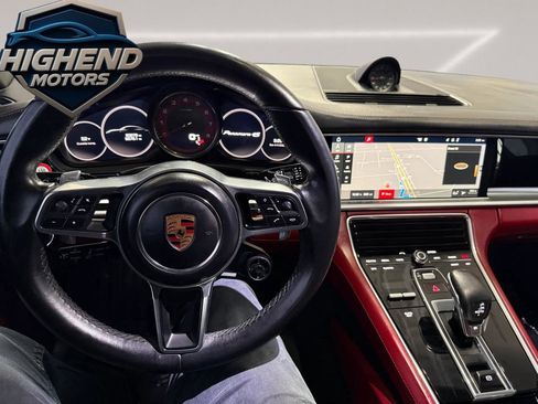 Used 2018 Porsche Panamera 4S image 29