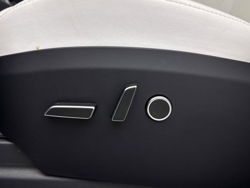 Used 2023 Tesla Model X Plaid image 28