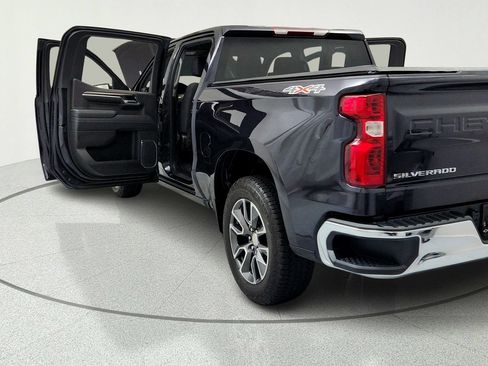 Used 2024 Chevrolet Silverado 1500 LT AWD/4WD image 11