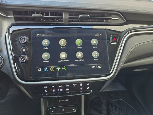 Used 2023 Chevrolet Bolt EUV LT w/ Comfort Package image 38