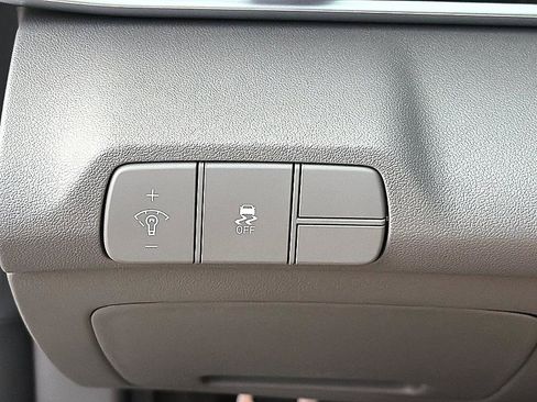Certified 2026 Hyundai Elantra Sport w/ Cargo Package FWD image 17