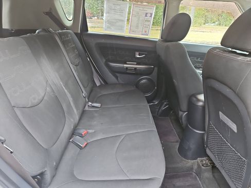 Used 2013 Kia Soul + w/ Audio Pkg image 17