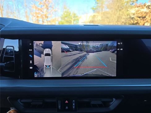 Used 2024 Porsche Cayenne image 28