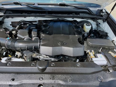 Used 2020 Toyota 4Runner Limited RWD image 31