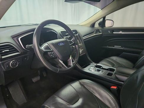 Used 2020 Ford Fusion Titanium image 9