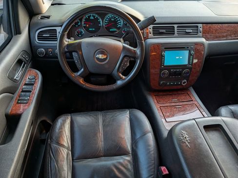 Used 2008 Chevrolet Suburban LT image 18