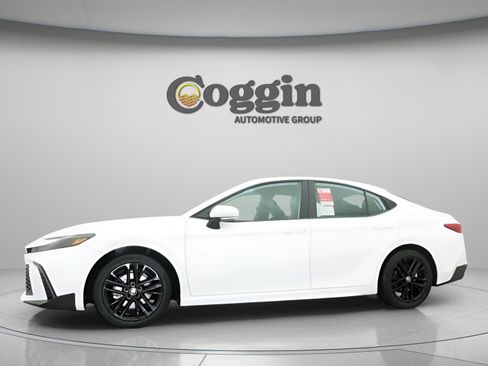 New 2026 Toyota Camry SE FWD image 4