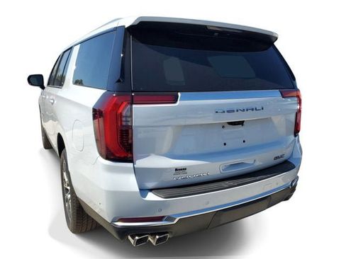 New 2026 GMC Yukon XL Denali w/ Denali Reserve Package AWD/4WD image 4