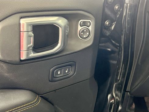 Used 2023 Jeep Wrangler Unlimited Sahara image 18