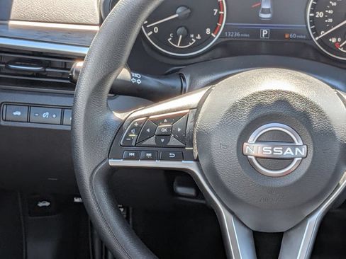 Used 2025 Nissan Altima 2.5 SV FWD image 17