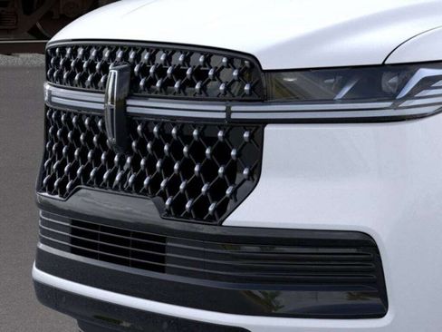 New 2025 Lincoln Navigator Black Label image 40