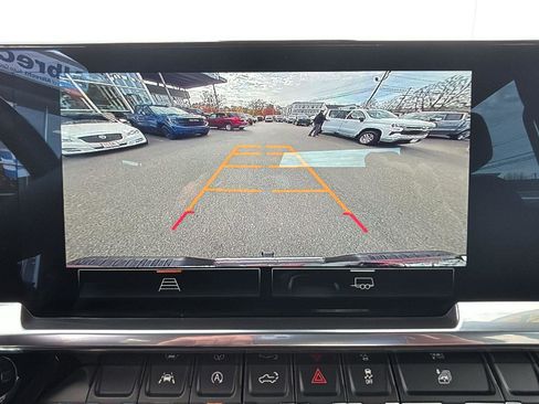 Used 2024 GMC Sierra 1500 SLE image 11