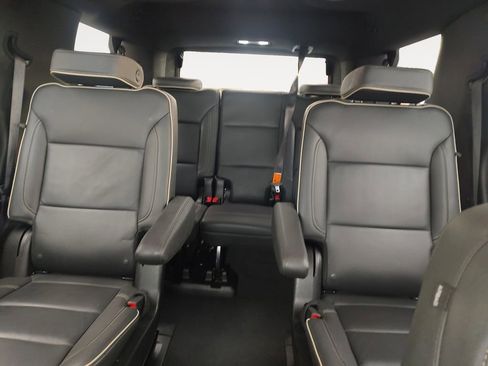 Used 2024 Chevrolet Tahoe Premier image 13