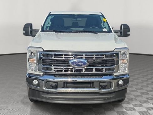 Used 2025 Ford F250 XLT AWD/4WD image 2
