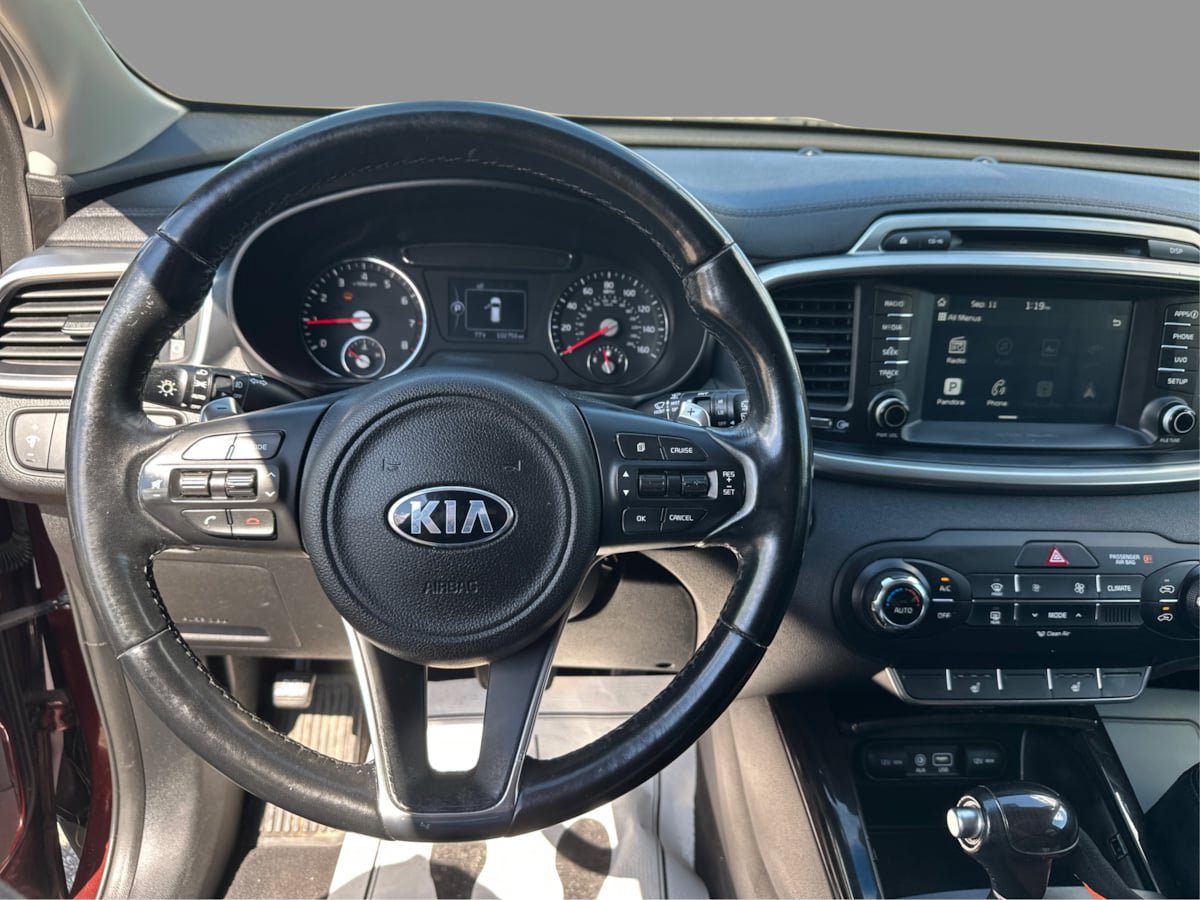 Used 2017 Kia Sorento EX FWD image 32