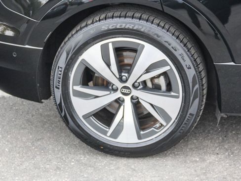 Certified 2024 Audi Q8 e-tron Premium Plus w/ Premium Plus Package image 11