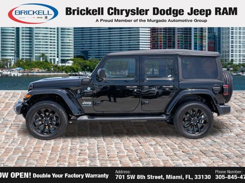 Used 2023 Jeep Wrangler Unlimited Sahara w/ Cold Weather Group AWD/4WD image 9