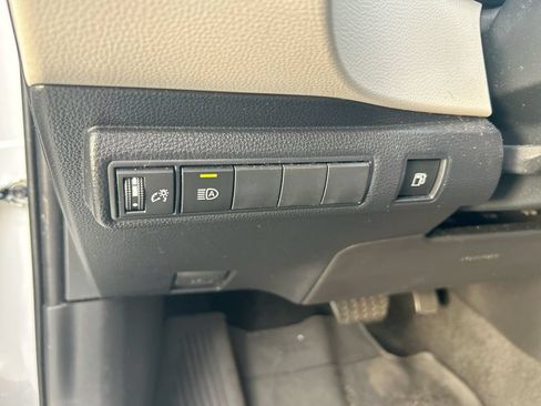 Used 2024 Toyota Corolla LE FWD image 13