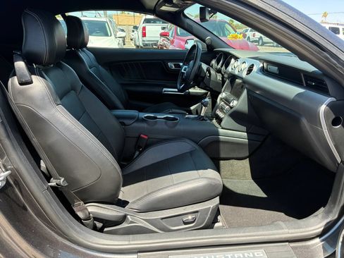 Used 2018 Ford Mustang GT Premium w/ Black Accent Package RWD image 20