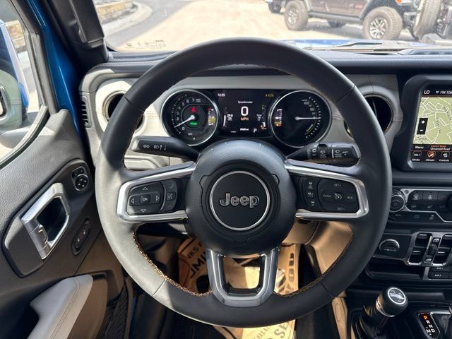 Used 2023 Jeep Wrangler Unlimited Sahara AWD/4WD image 18