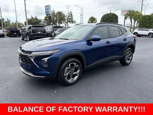 Used 2024 Chevrolet Trax LT w/ Driver Confidence Package FWD image 3