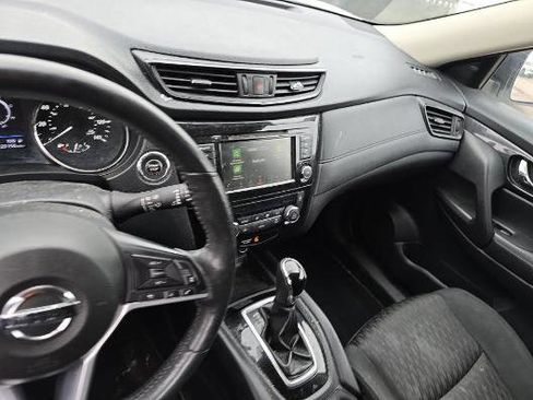 Used 2018 Nissan Rogue SV w/ Premium Package AWD/4WD image 10