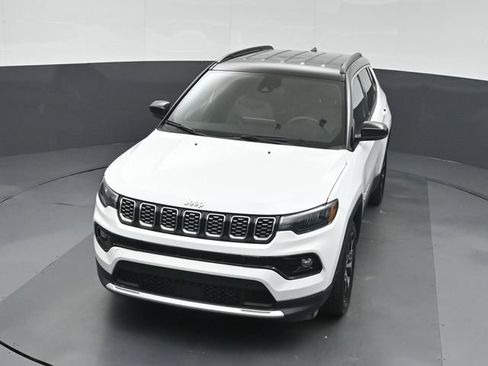 Used 2025 Jeep Compass Limited AWD/4WD image 43