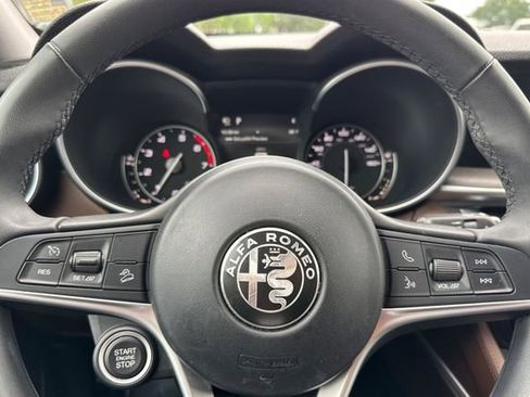 Used 2019 Alfa Romeo Stelvio Ti image 36