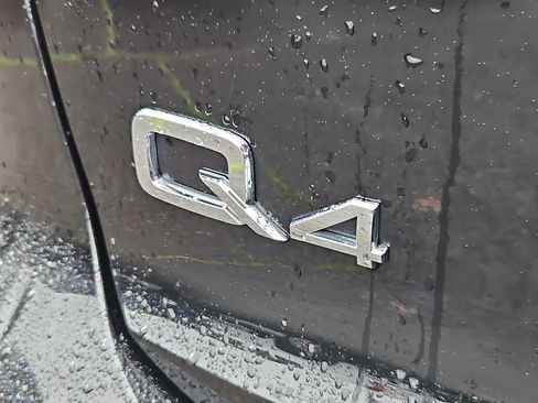 Used 2023 Audi Q4 e-tron Premium Plus w/ Premium Plus image 28