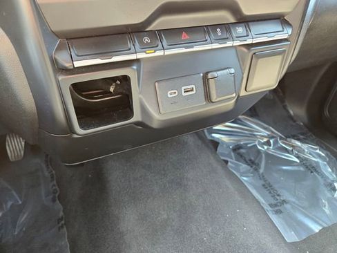 Used 2020 Chevrolet Silverado 1500 LT AWD/4WD image 22