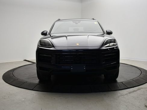 Certified 2025 Porsche Cayenne AWD/4WD image 10
