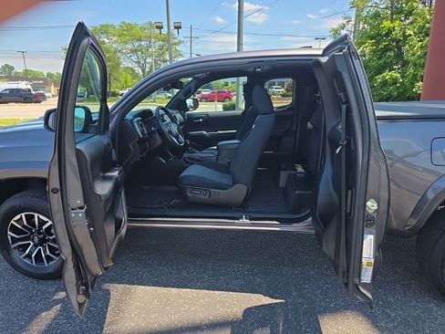 Certified 2020 Toyota Tacoma TRD Sport w/ TRD Premium Sport Package AWD/4WD image 13
