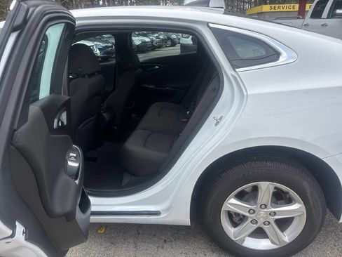 Used 2019 Chevrolet Malibu LS image 14