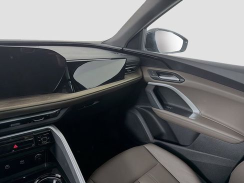 Certified 2025 Audi Q5 Premium w/ Convenience Package image 24