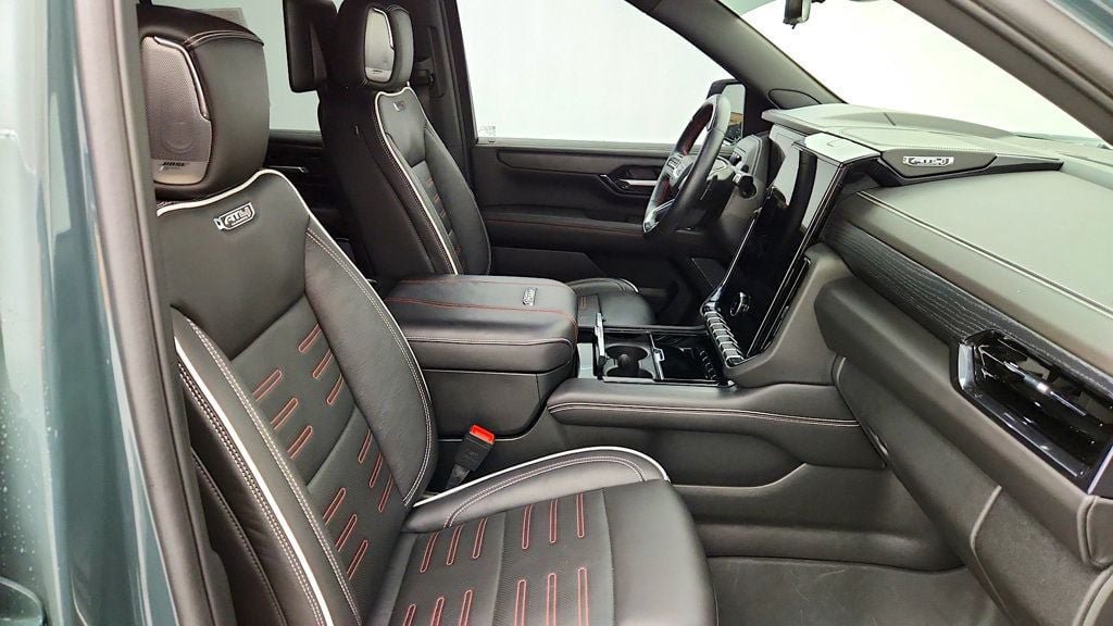 Used 2026 GMC Yukon AT4 Ultimate w/ LPO, Floor Liner Package AWD/4WD image 30