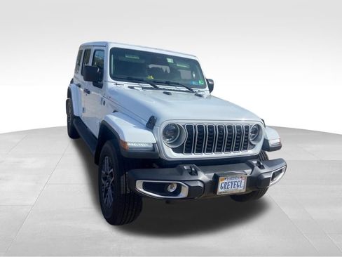 Used 2026 Jeep Wrangler Sahara image 7