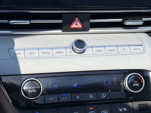 New 2026 Hyundai Elantra Limited image 30