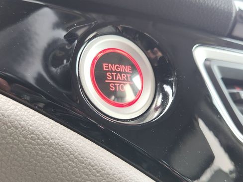 Used 2017 Honda Pilot Touring image 20