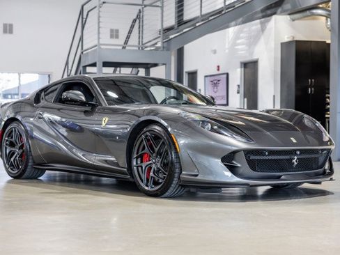 Used 2019 Ferrari 812 Superfast image 9