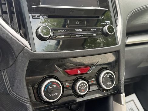 Used 2019 Subaru Forester Premium AWD/4WD image 29