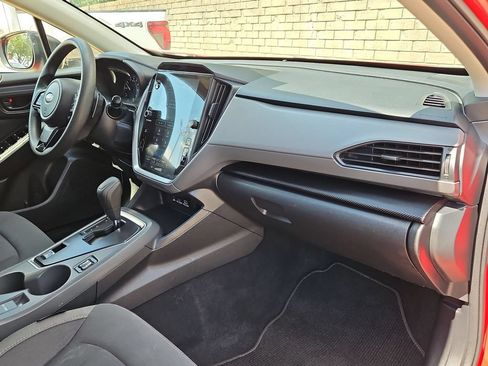 Used 2025 Subaru Crosstrek 2.5i Premium AWD/4WD image 32