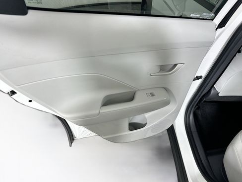 Used 2025 Hyundai Kona SEL FWD image 25
