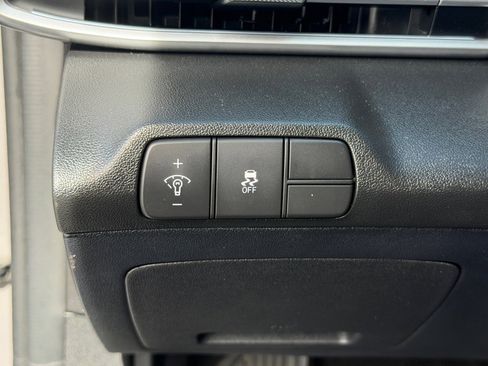 Used 2024 Hyundai Elantra Limited image 21